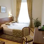 Polonia 3*