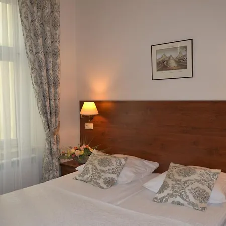 Polonia Szálloda 3*