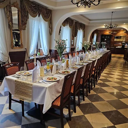 ポロニア ホテル 3*