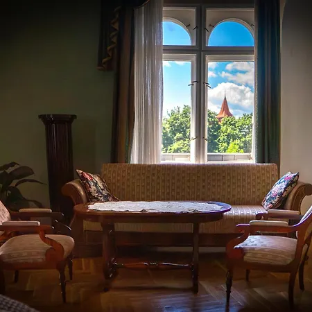 Polonia Hotell 3*