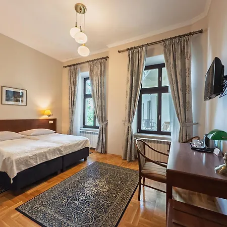 Polonia Hotel 3*