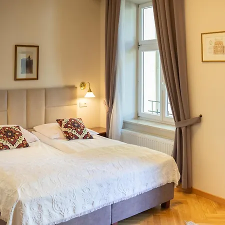 Polonia 3*